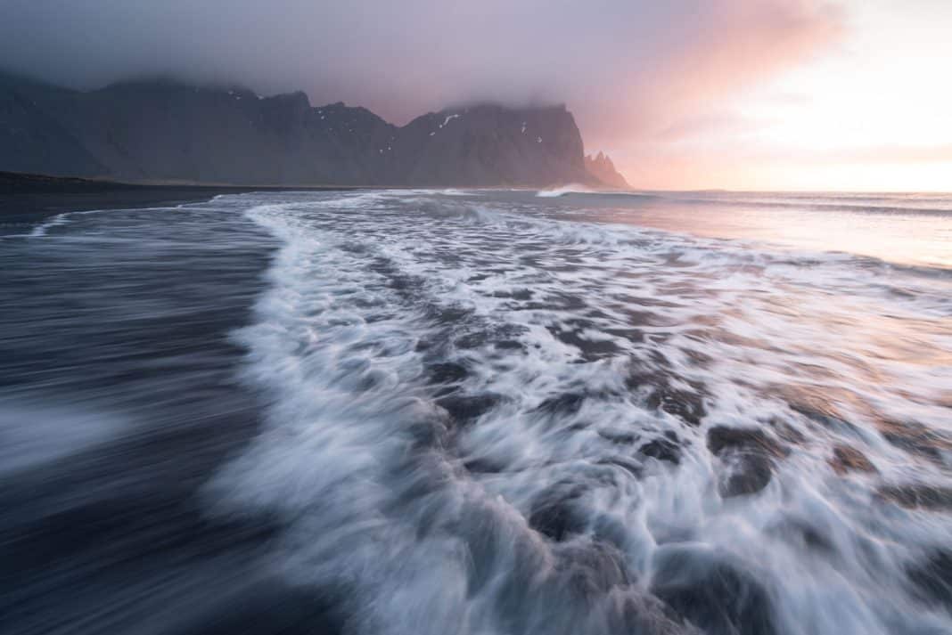 Capture the Full Dynamic Range by Taking Multiple Exposures ...
