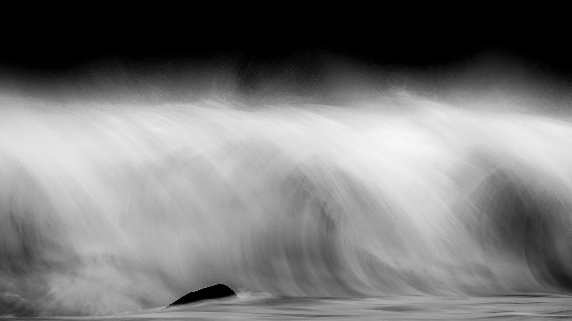 Black and White photo of crashing wave โ processed with Nik Silver Efex